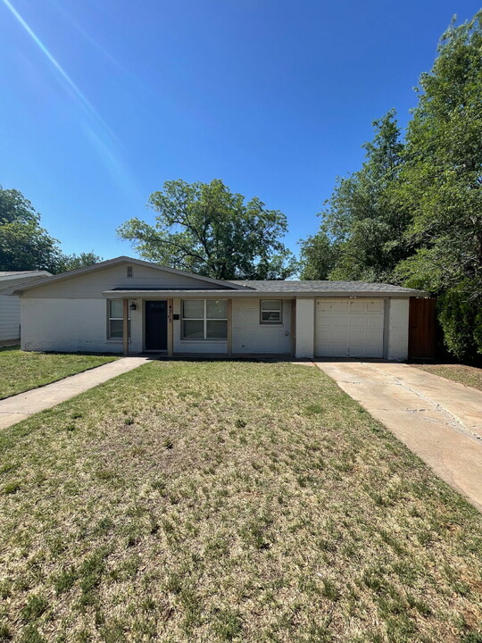 4315 41st St in Lubbock, TX - Foto de edificio