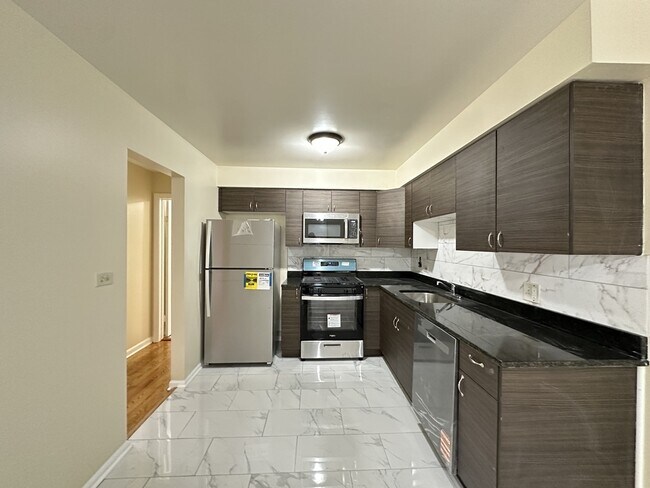 630 Lincoln Ave in Addison, IL - Foto de edificio - Building Photo