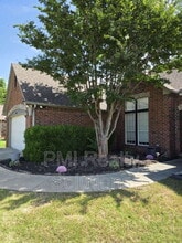 611 N Douglas St in Jenks, OK - Building Photo - Building Photo
