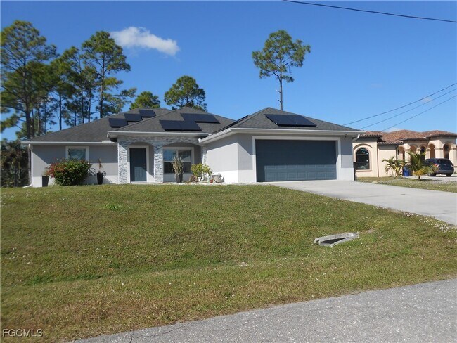 601 Clayton Ave in Lehigh Acres, FL - Building Photo - Building Photo