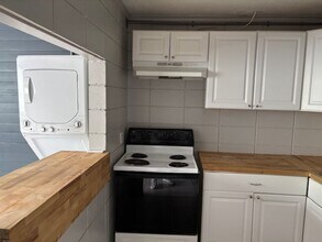 881 Violet St in Baton Rouge, LA - Building Photo - Building Photo