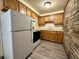 105 Kellywood Manor in New Kensington, PA - Building Photo