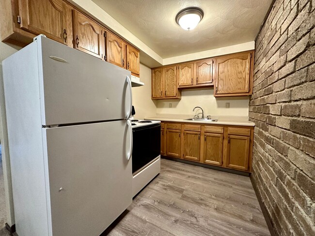 property at 105 Kellywood Manor