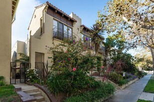 175-181 N. Sycamore Avenue, in Los Angeles, CA - Building Photo