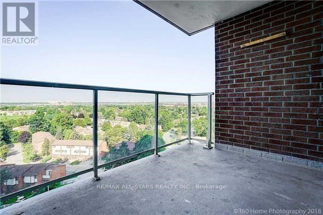 100 Wingarden Ct in Toronto, ON - Building Photo - Building Photo