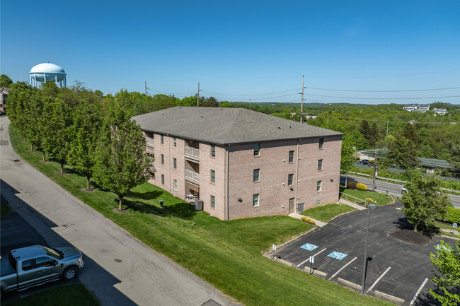 Middletown Commons in Coraopolis, PA - Building Photo - Building Photo