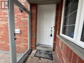 2944 Westbury Ct in Mississauga, ON - Building Photo - Building Photo