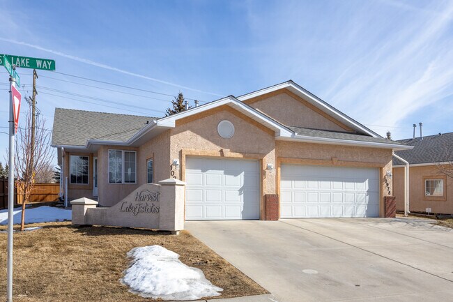 Harvest Lake Estates in Calgary, AB - Building Photo - Building Photo