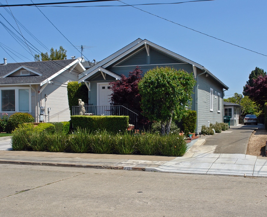 709 S Eldorado St in San Mateo, CA - Building Photo