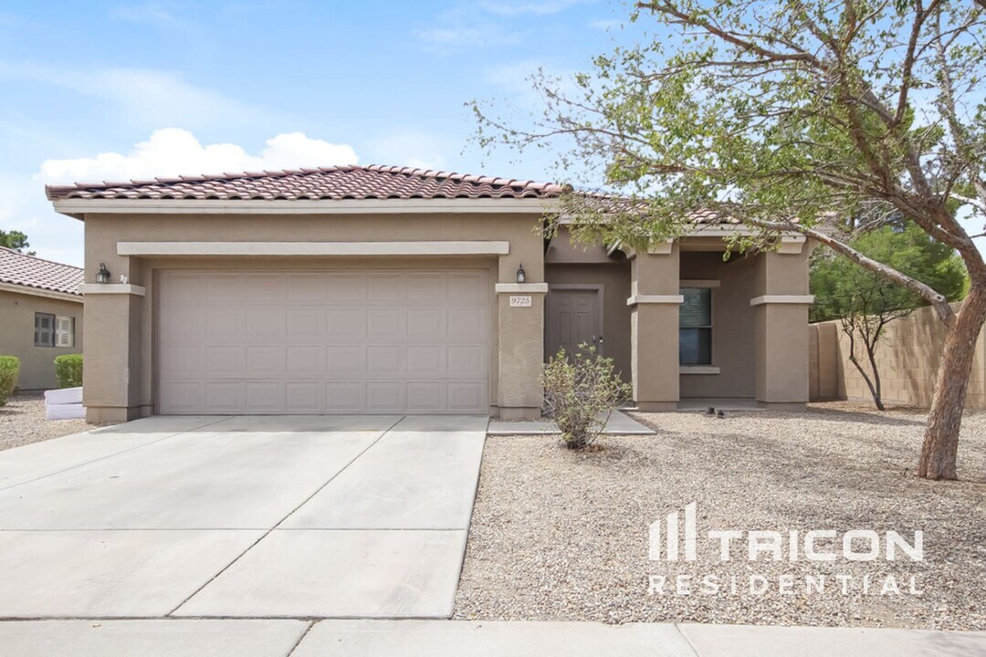 9725 W Florence Ave in Tolleson, AZ - Building Photo