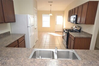 114 Washington Square Dr in Leander, TX - Building Photo - Building Photo