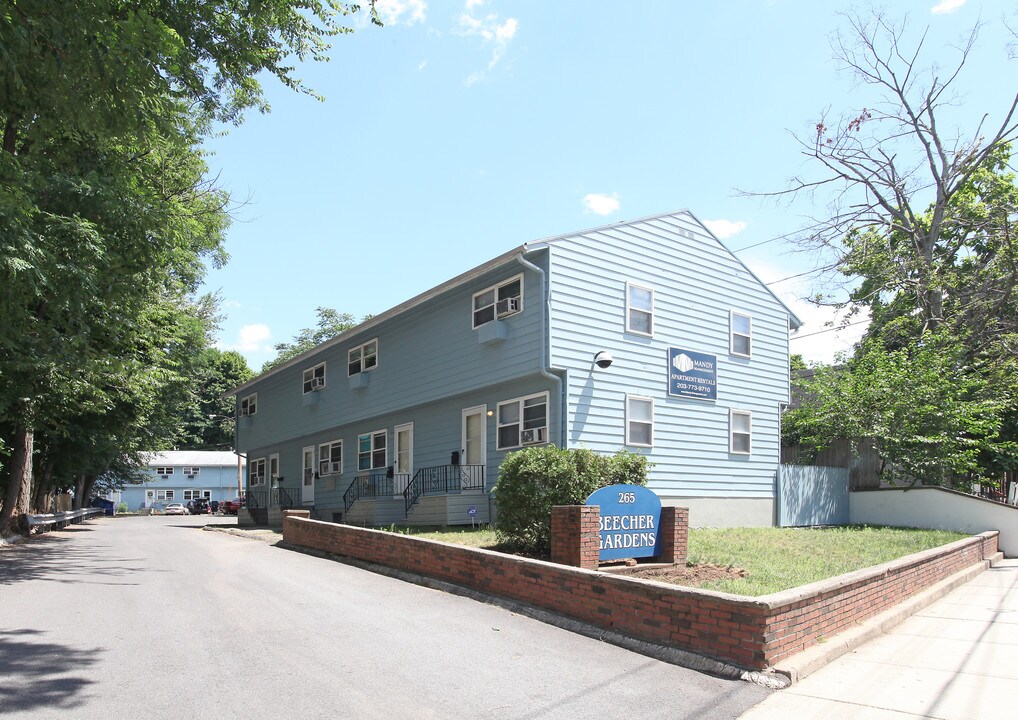 Beecher Gardens in New Haven, CT - Building Photo