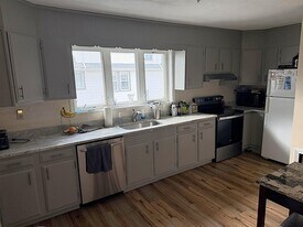 63 Boston Ave, Unit 2 in Somerville, MA - Building Photo