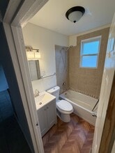 3209 Dix Ave in Breckenridge Hills, MO - Foto de edificio - Building Photo