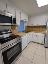 16751 NE 9th Ave in Miami, FL - Foto de edificio - Building Photo