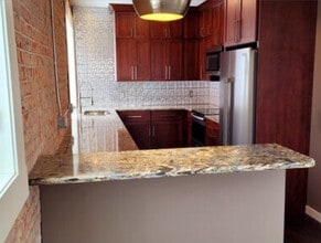 713 4th Ave, Unit 2nd floor Loft in Holdrege, NE - Foto de edificio - Building Photo