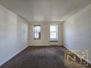 140-35 Burden Crescent in Queens, NY - Building Photo - Building Photo