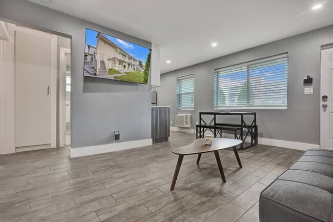 906 N Riverside Dr, Unit SI ID1503993P in Pompano Beach, FL - Building Photo - Building Photo