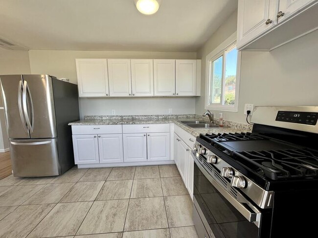 6931 Otis Ct in San Diego, CA - Building Photo - Building Photo