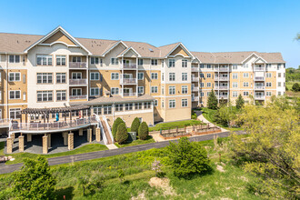 Applewood Pointe Senior Building in Roseville, MN - Building Photo - Building Photo