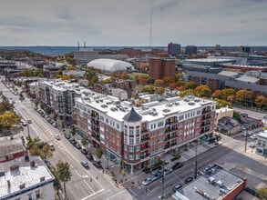 Views On Vine in Cincinnati, OH - Building Photo - Building Photo