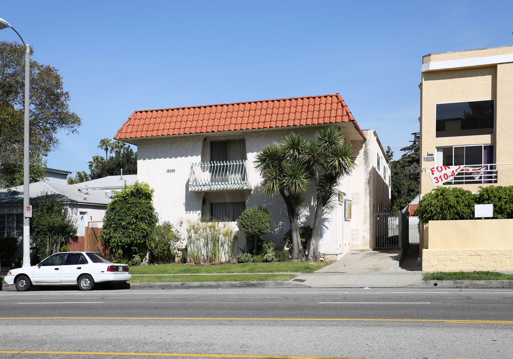 Washington Place Apartments in Los Angeles, CA - Foto de edificio