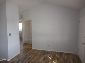 2109 Lake Omega St in El Paso, TX - Building Photo - Building Photo