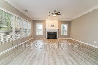 1072 Blankets Creek Dr in Canton, GA - Building Photo - Building Photo