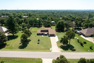 7808 Forest Ln in Oklahoma City, OK - Building Photo - Building Photo
