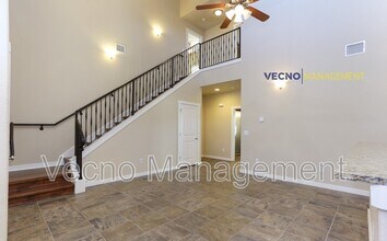 219 Circle Ct in Pleasanton, TX - Foto de edificio - Building Photo