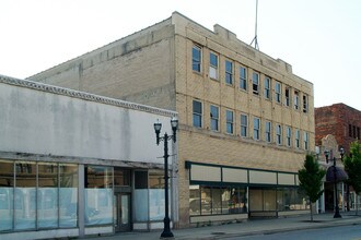 Lafayette Place Lofts in Pontiac, MI - Building Photo - Building Photo