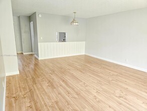 1000 NE 14th Ave in Hallandale Beach, FL - Building Photo - Building Photo