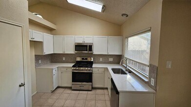 12825 Staton Dr in Austin, TX - Building Photo - Building Photo