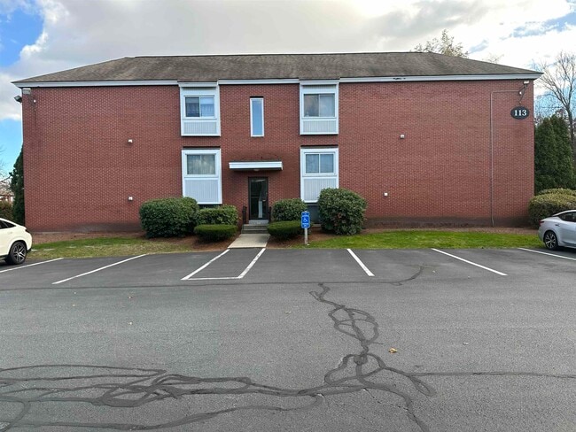 113 Cluff Crossing Rd in Salem, NH - Building Photo - Building Photo