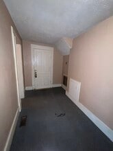 221 E Covington St, Unit 221 E Covington Unit A in Laurinburg, NC - Building Photo - Building Photo