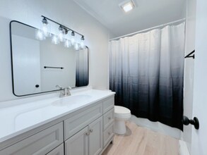 1703 McKinley Ave in Anchorage, AK - Building Photo - Building Photo