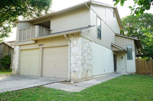 property at 14914 Oak Summit