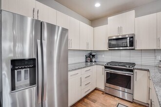 14410 SW Aiken Ln in Beaverton, OR - Building Photo - Building Photo