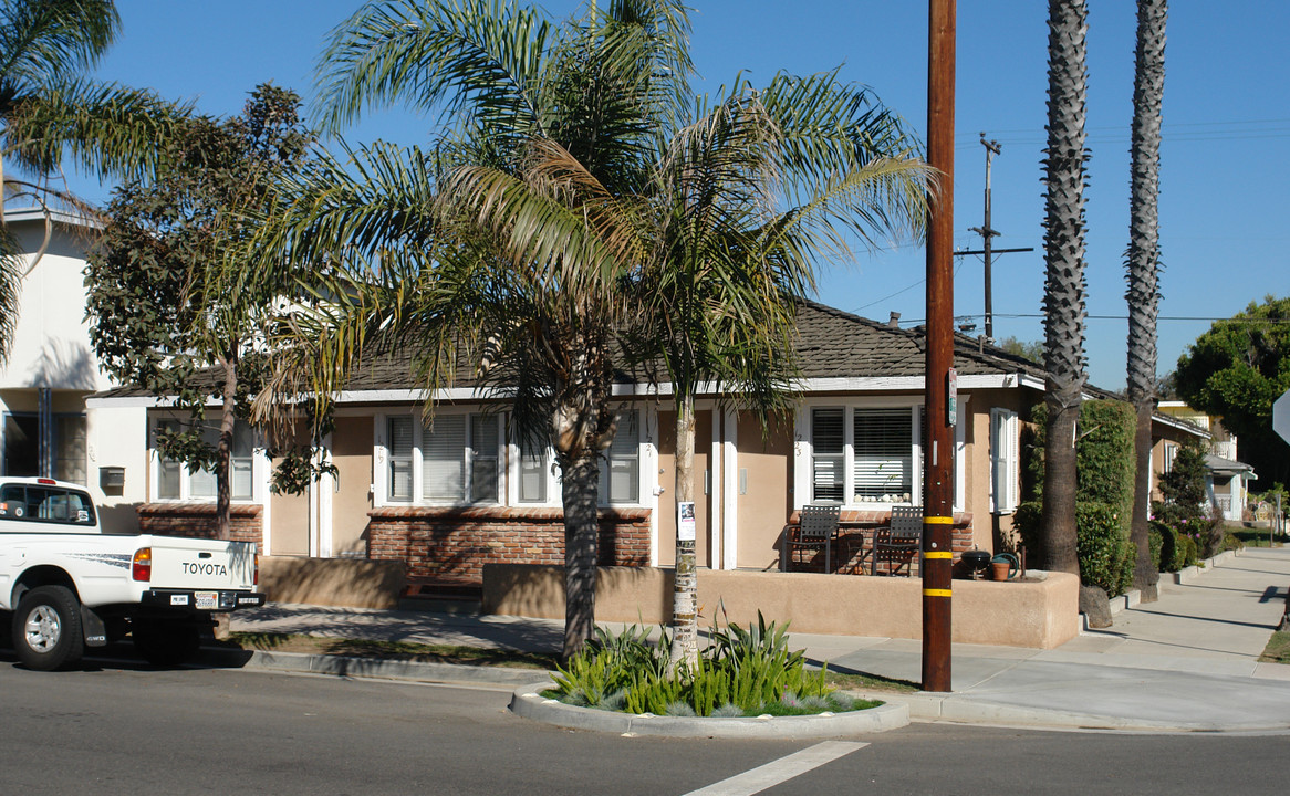 1217-1223 Ocean Ave in Seal Beach, CA - Building Photo