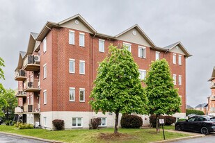 14380 Jolicoeur Rue in Pierrefonds, QC - Building Photo