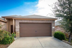 424 Jack Rabbit Ln in Buda, TX - Building Photo