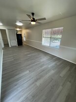 754 Sonesta Dr, Unit Apt 3 in Harlingen, TX - Building Photo