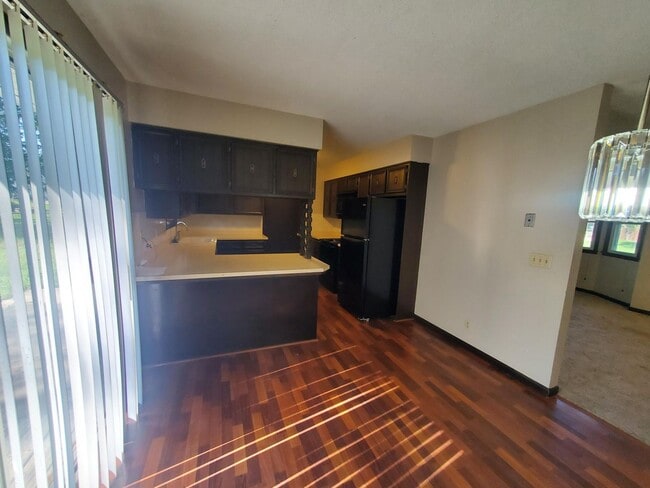 1129 Sandplum Ln in Wichita, KS - Building Photo - Building Photo