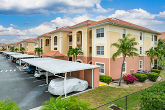 Van Loon Commons Condominiums in Cape Coral, FL - Foto de edificio - Building Photo