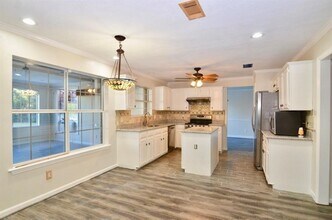 1114 Knoll Crest Ct in Sugar Land, TX - Building Photo - Building Photo