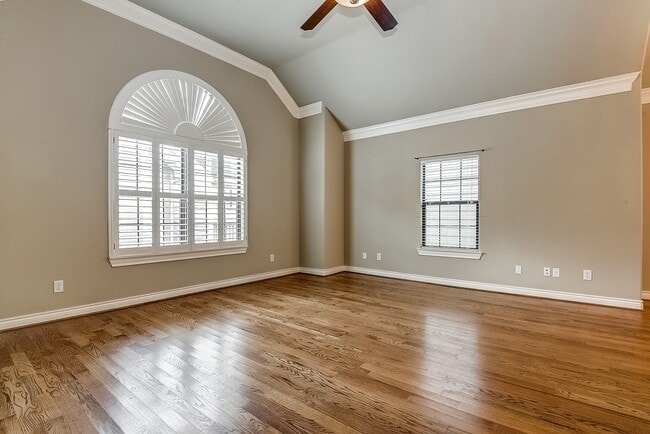 property at 2905 Clinton Dr