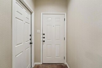 402 Jack Rabbit Ln in Buda, TX - Foto de edificio - Building Photo