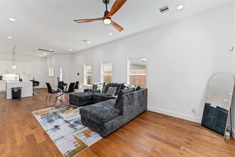 3040 Webster St in Houston, TX - Foto de edificio - Building Photo