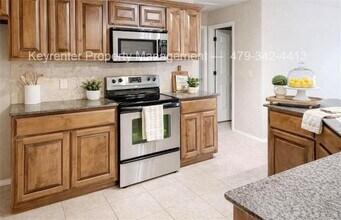 741 Venice St in Centerton, AR - Building Photo - Building Photo