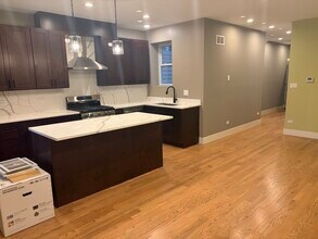 2719 W Augusta Blvd in Chicago, IL - Building Photo - Building Photo